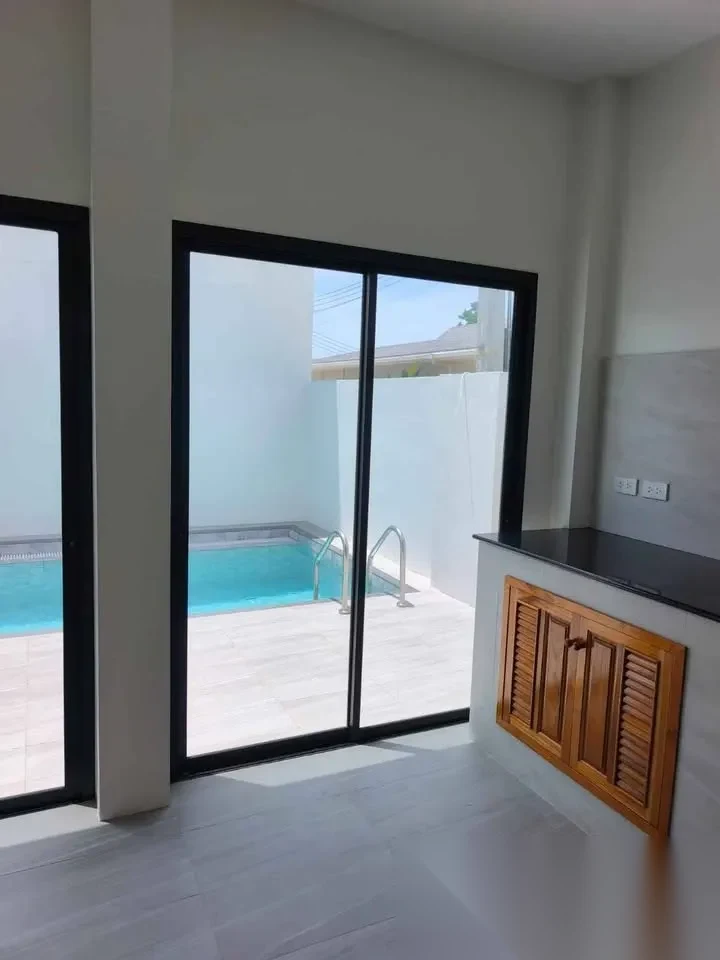 6 Bedroom Villa for sale · Pool Access — photo 9