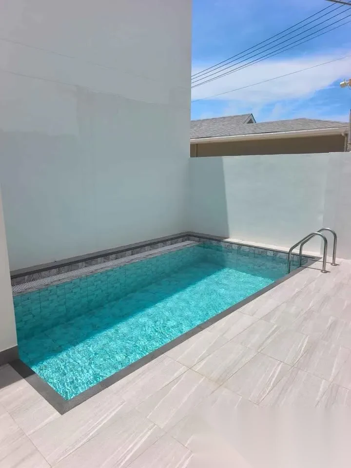 6 Bedroom Villa for sale · Pool Access — photo 10