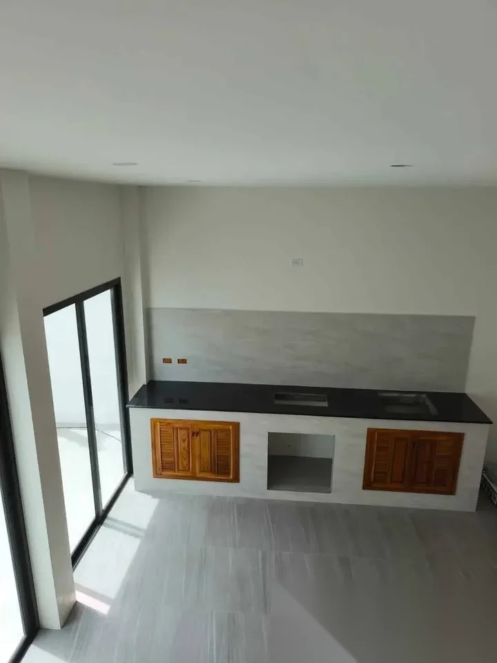 6 Bedroom Villa for sale · Pool Access — photo 11