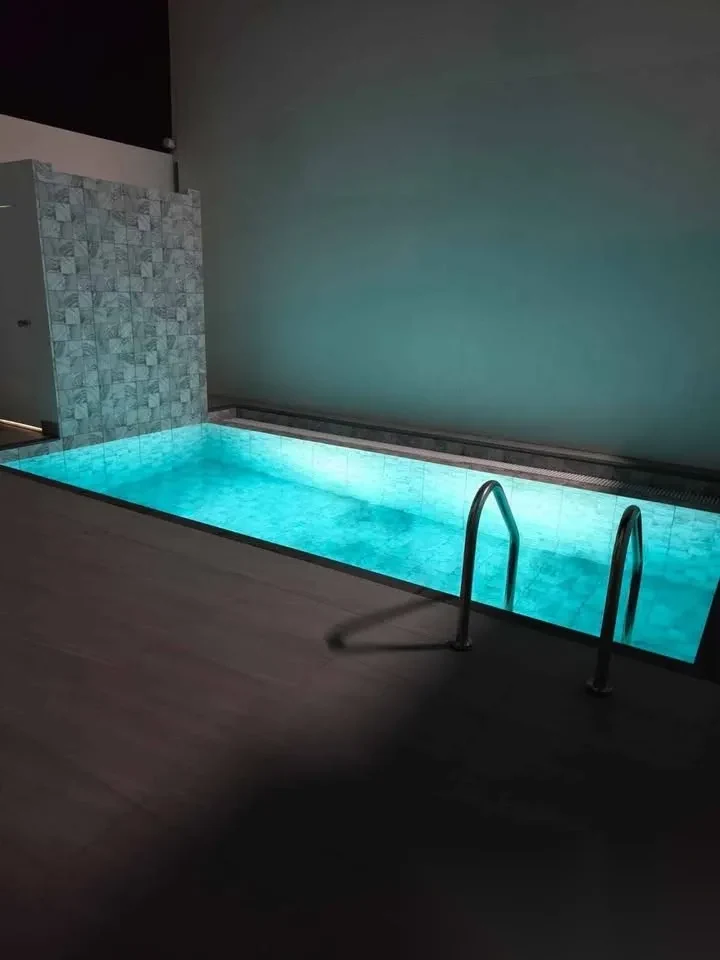 6 Bedroom Villa for sale · Pool Access — photo 15