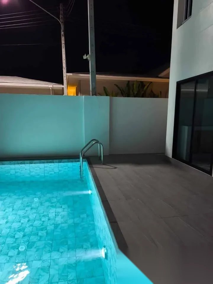 6 Bedroom Villa for sale · Pool Access — photo 16
