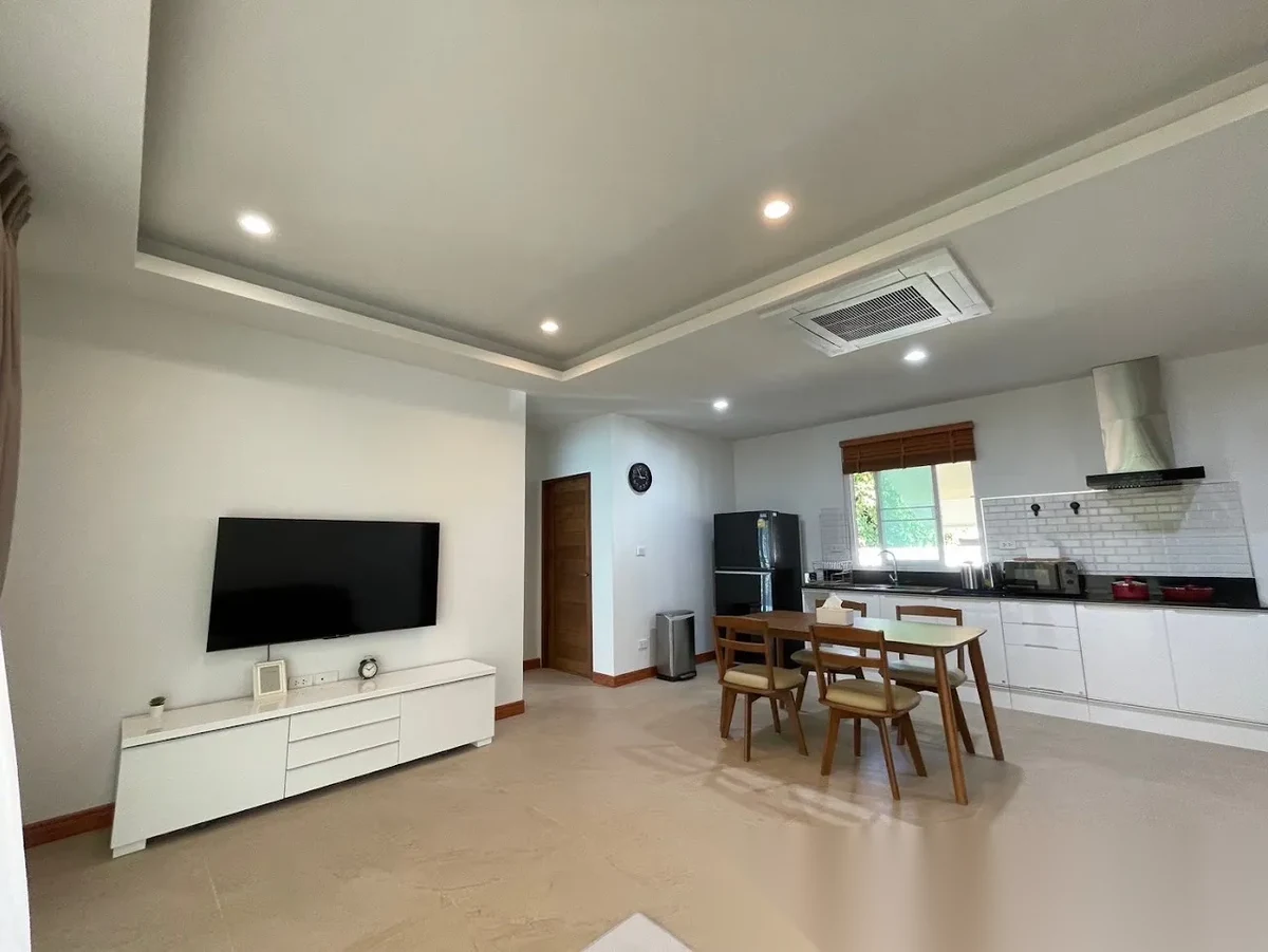 2 Bedroom Villa for rent · Thep Krasattri · Pool Access — photo 10