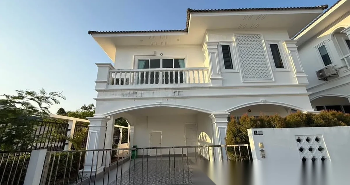 3 Bedroom Villa for sale at Chanakan Delight Tanon Trang complex · Phuket Town · Pool Access