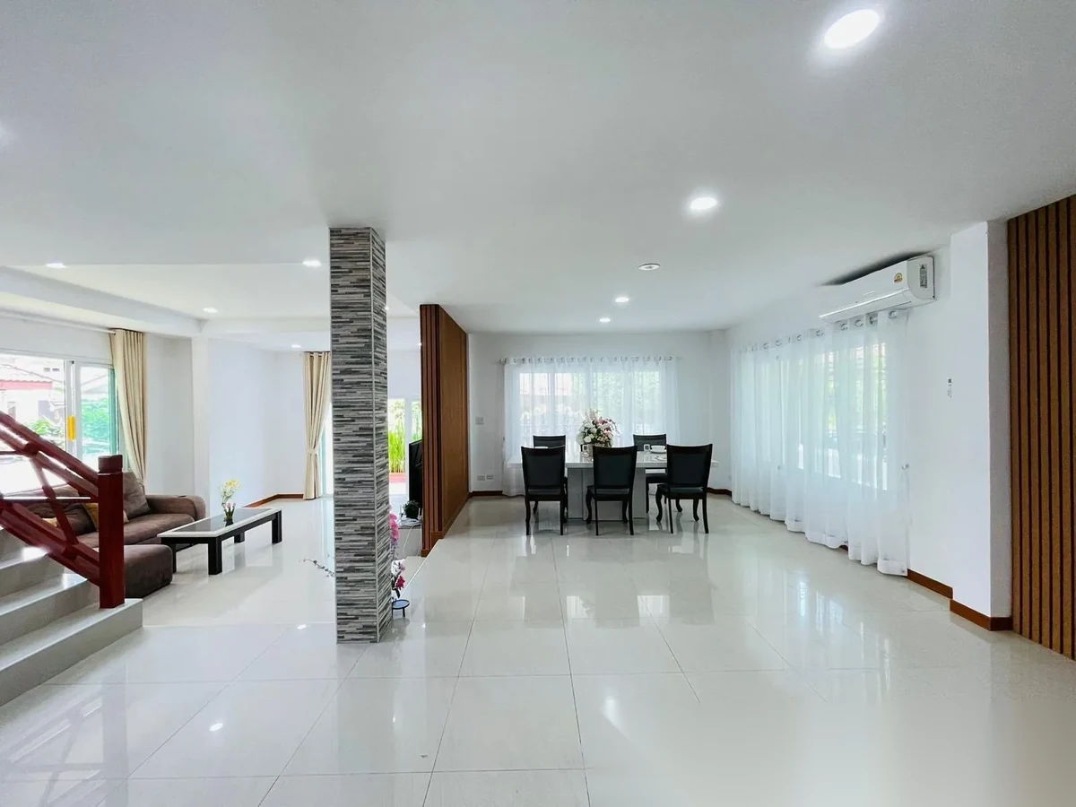 4 Bedroom House for rent at Phanason Park Ville complex · Kathu · Garden View — photo 4