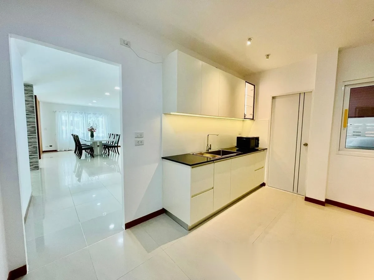 4 Bedroom House for rent at Phanason Park Ville complex · Kathu · Garden View — photo 6