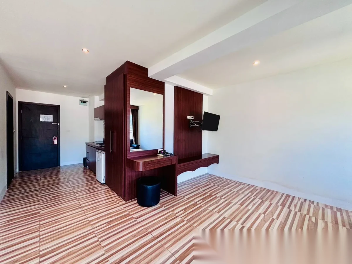 1 Bedroom Apartment for sale at Bayshore Ocean View complex · Patong · Sea View — photo 3