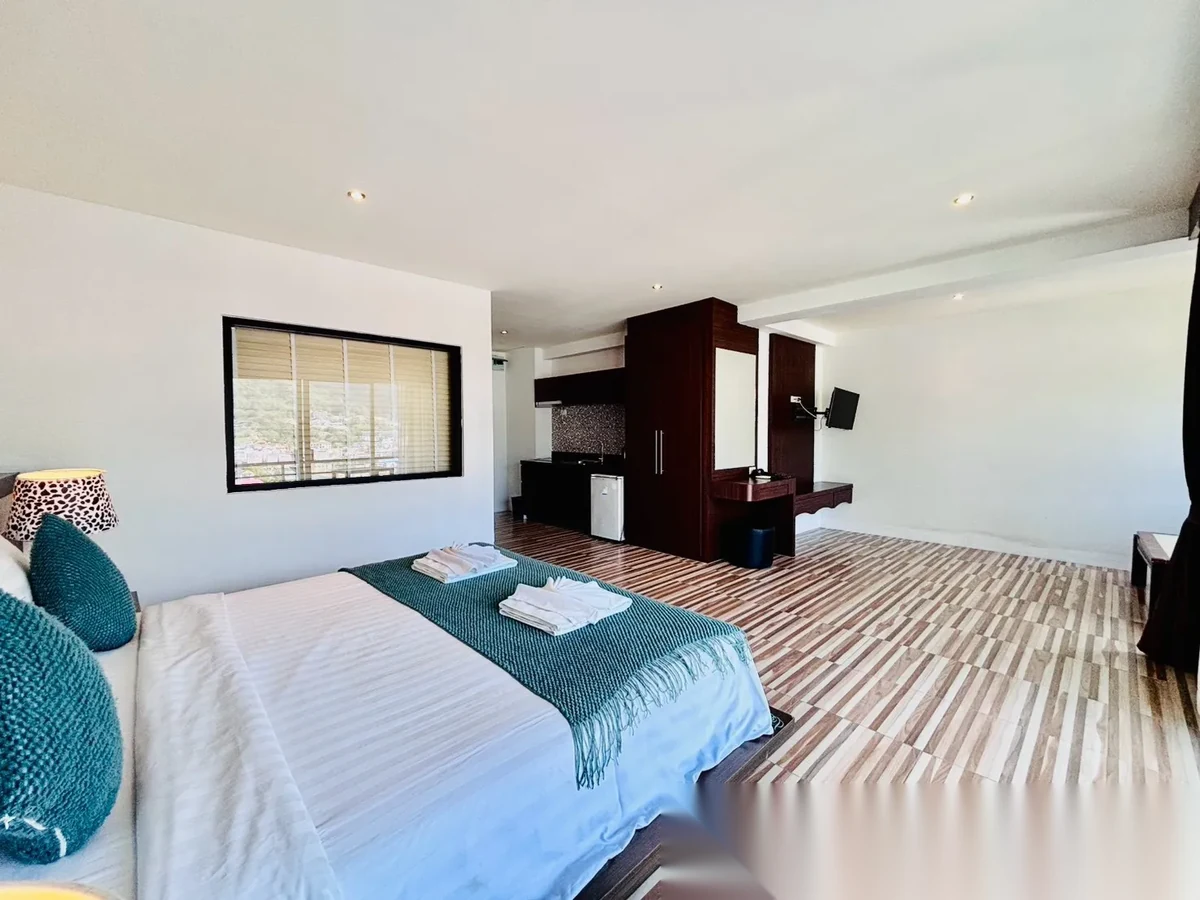 1 Bedroom Apartment for sale at Bayshore Ocean View complex · Patong · Sea View — photo 5