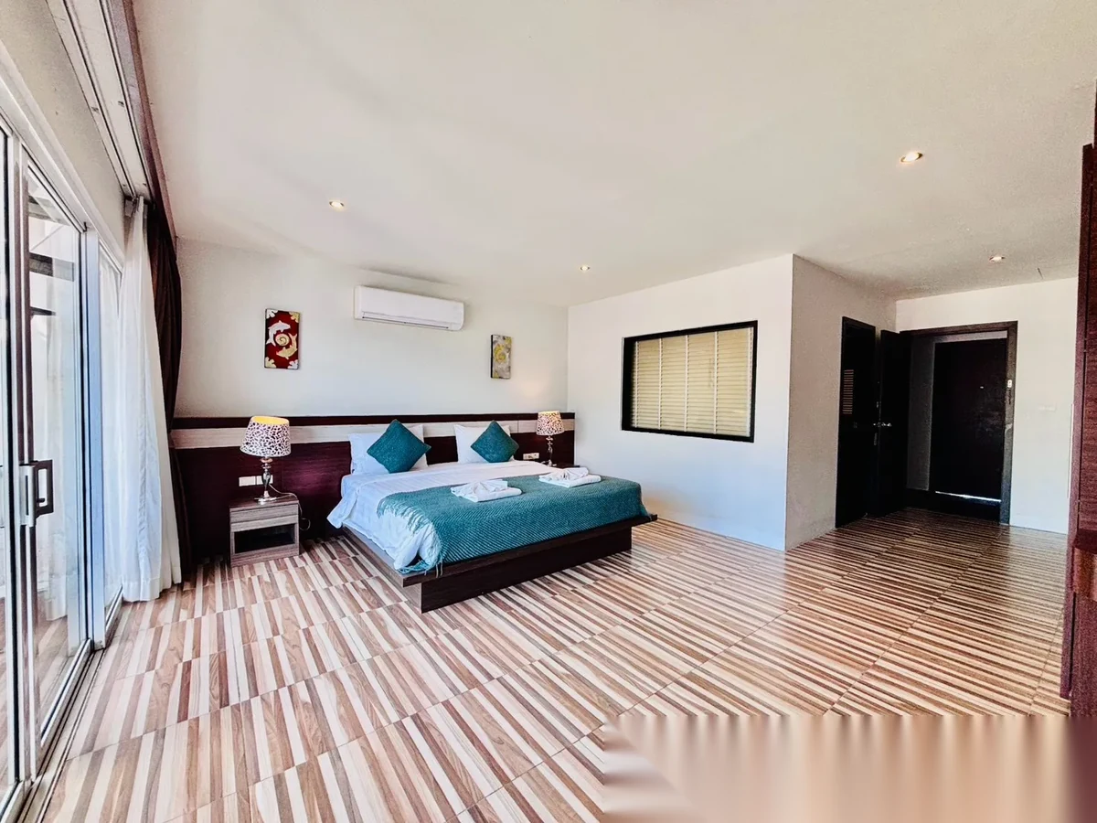 1 Bedroom Apartment for sale at Bayshore Ocean View complex · Patong · Sea View — photo 6