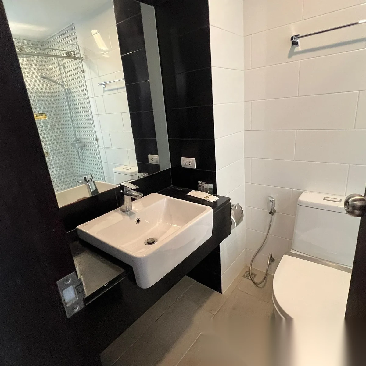 Апартаменты 1BR в ЖК Royal Lee The Terminal Phuket · Саку · Выход к бассейну — фото 8