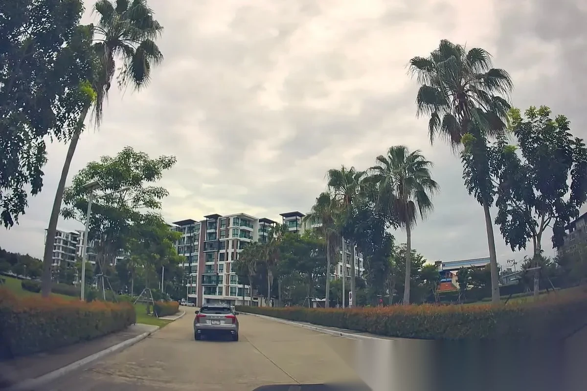 Апартаменты 1BR в ЖК Royal Lee The Terminal Phuket · Саку · Выход к бассейну — фото 11
