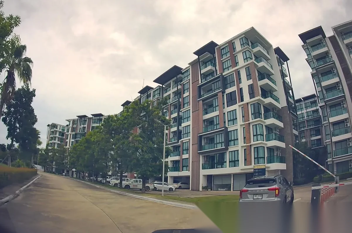 Апартаменты 1BR в ЖК Royal Lee The Terminal Phuket · Саку · Выход к бассейну — фото 12