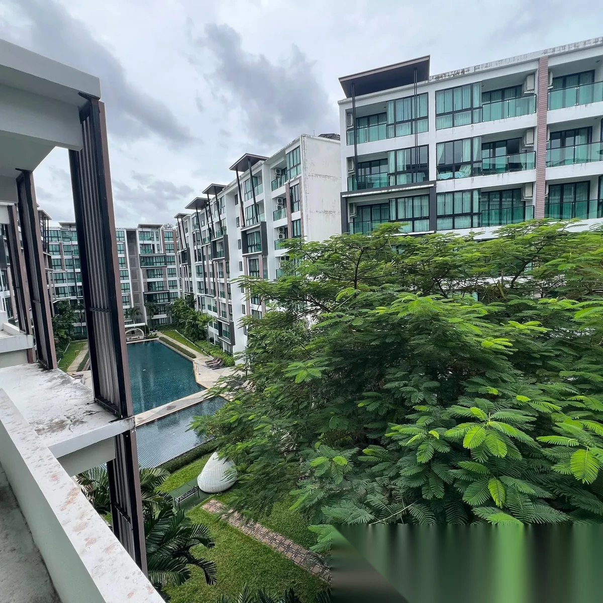 Апартаменты 1BR в ЖК Royal Lee The Terminal Phuket · Саку · Выход к бассейну — фото 13