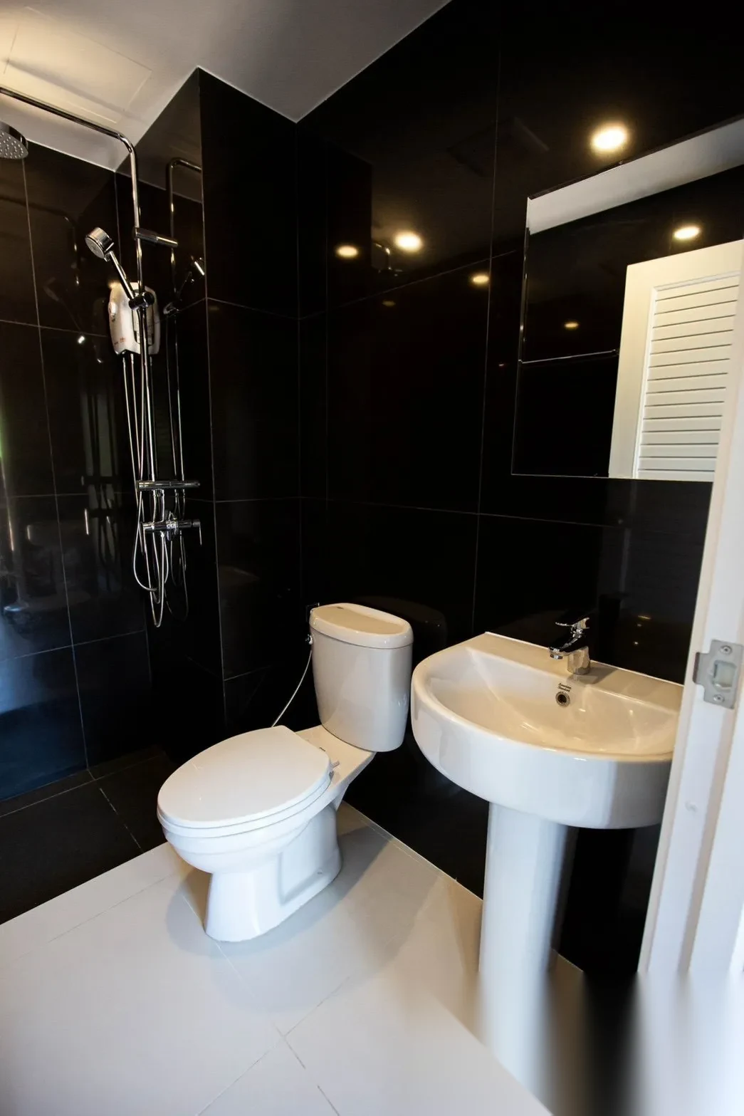 1 Bedroom Apartment for rent at VIP Great Hill Condominium complex · Sakhu — photo 4