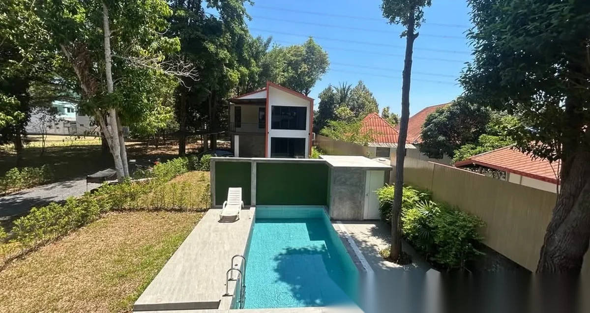 Вилла 2BR в комплексе Kankrao Pool View · Си Сунтон · Вид в сад