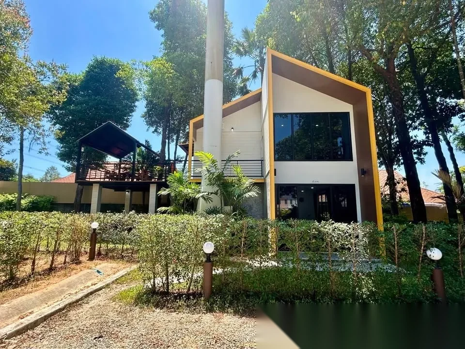 Вилла 2BR в комплексе Kankrao Pool View · Си Сунтон · Вид в сад — фото 2