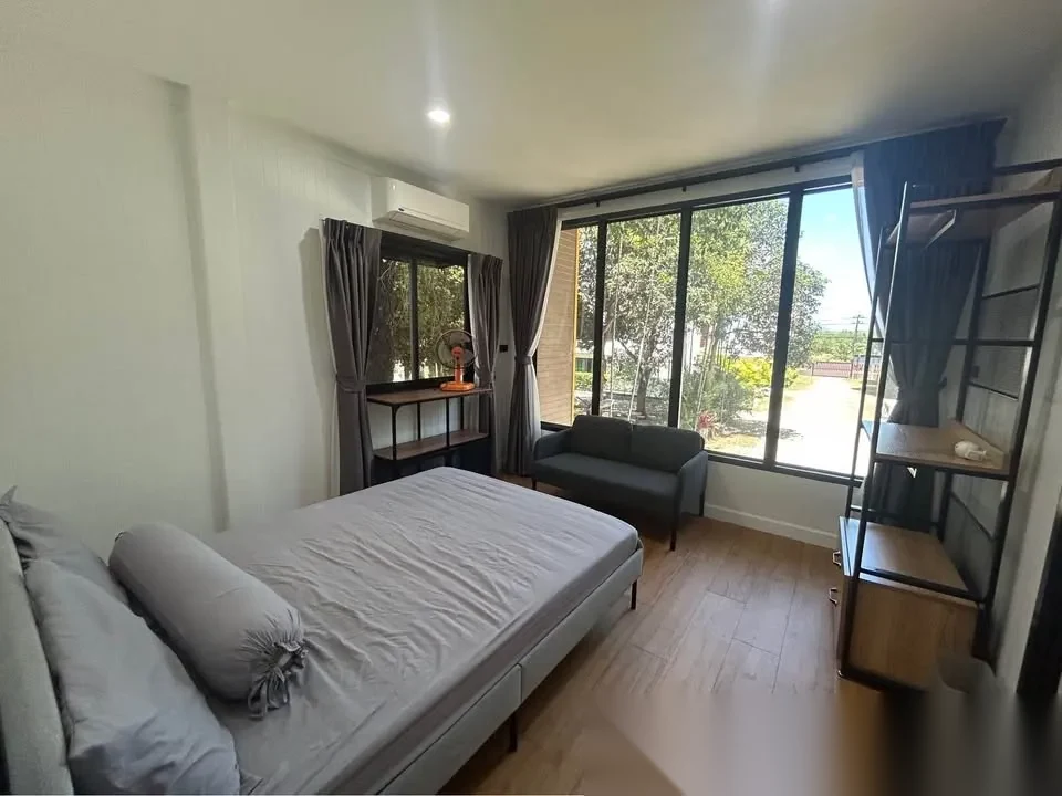 Вилла 2BR в комплексе Kankrao Pool View · Си Сунтон · Вид в сад — фото 3