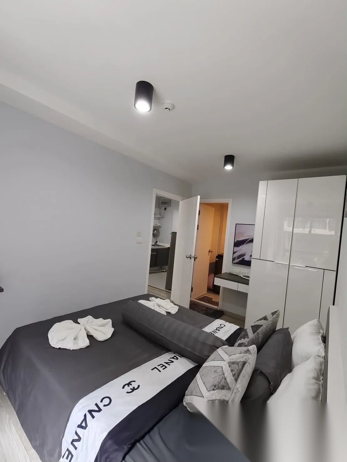Апартаменты 1BR в ЖК ZCAPE III · Вичит · Вид на бассейн — фото 8