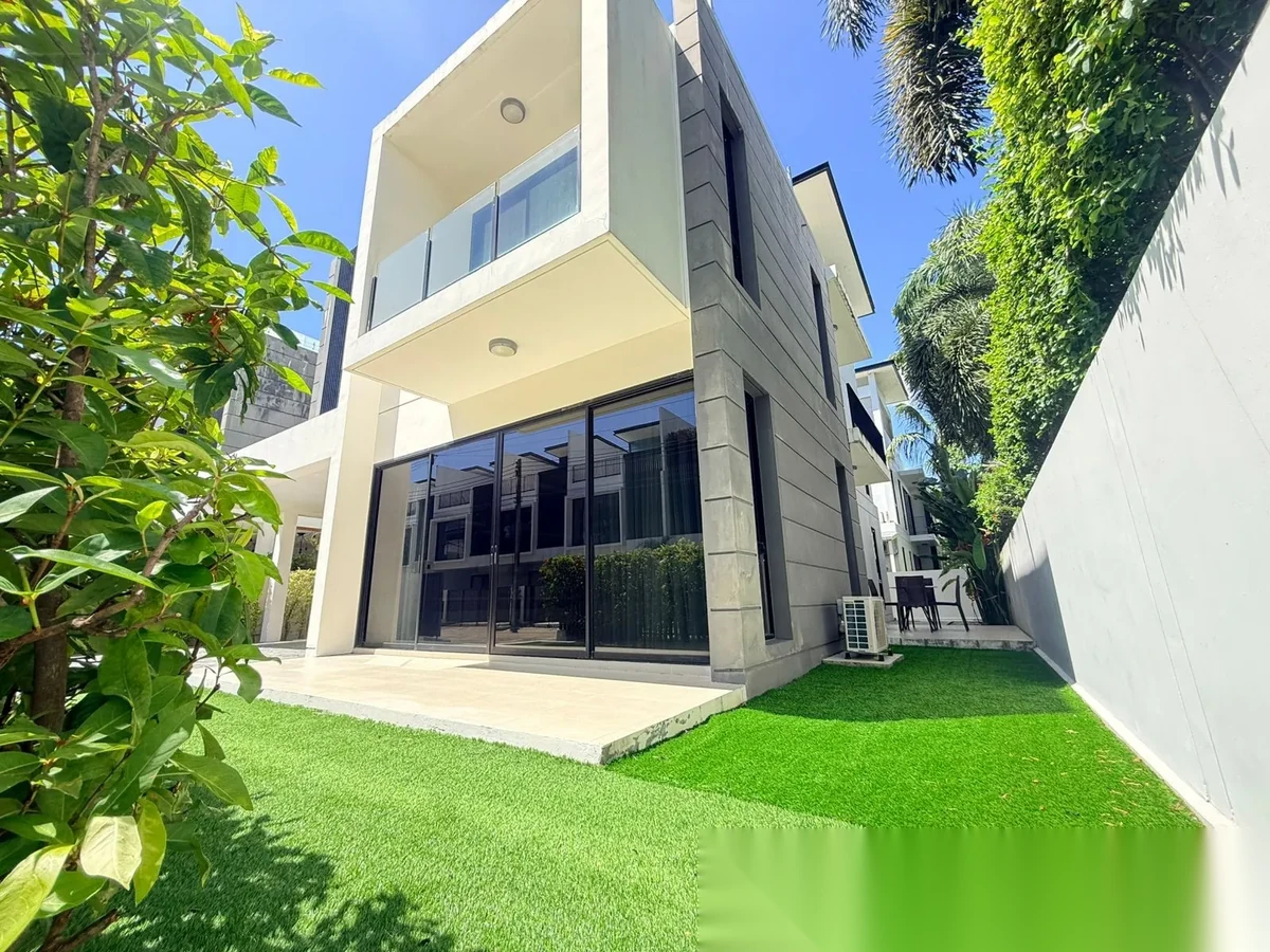 Вилла 4BR в комплексе Laguna Park · Чернг Тале / Bang Tao · Вид на бассейн — фото 4