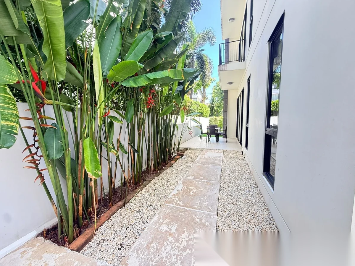 Вилла 4BR в комплексе Laguna Park · Чернг Тале / Bang Tao · Вид на бассейн — фото 7
