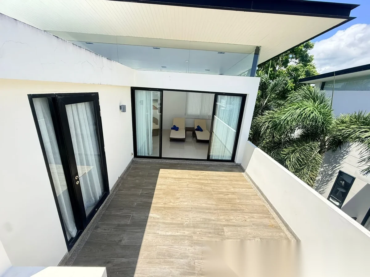 Вилла 4BR в комплексе Laguna Park · Чернг Тале / Bang Tao · Вид на бассейн — фото 10