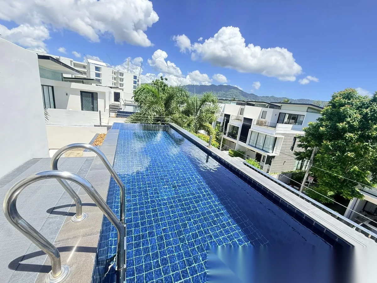 Вилла 4BR в комплексе Laguna Park · Чернг Тале / Bang Tao · Вид на бассейн — фото 12