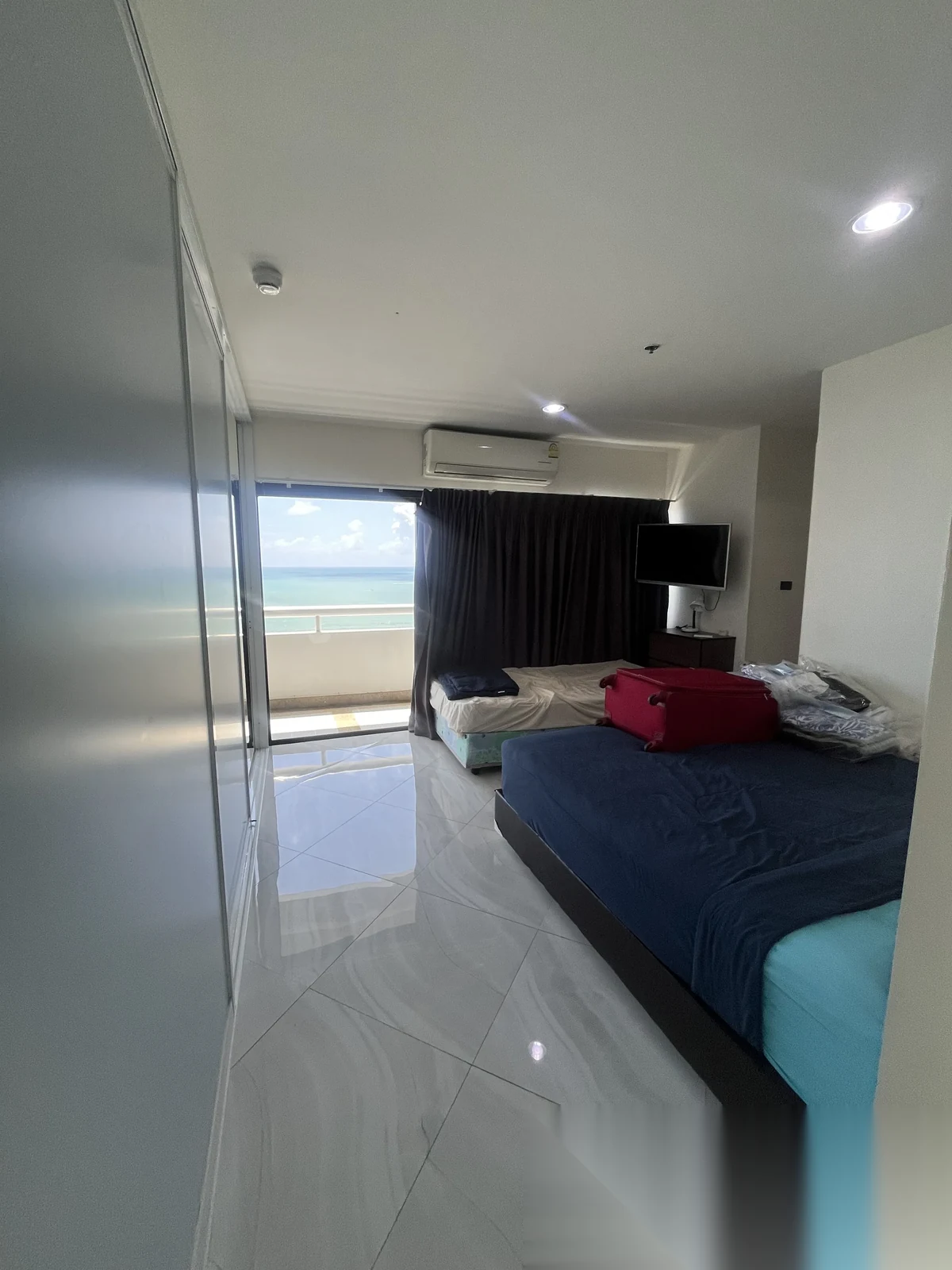 4 Bedroom Apartment for sale at Patong Tower complex · Patong · Sea View — photo 9