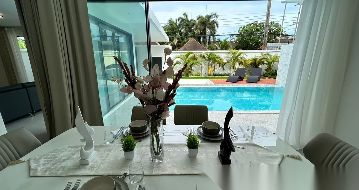 4 Bedroom Villa for sale · Pool View
