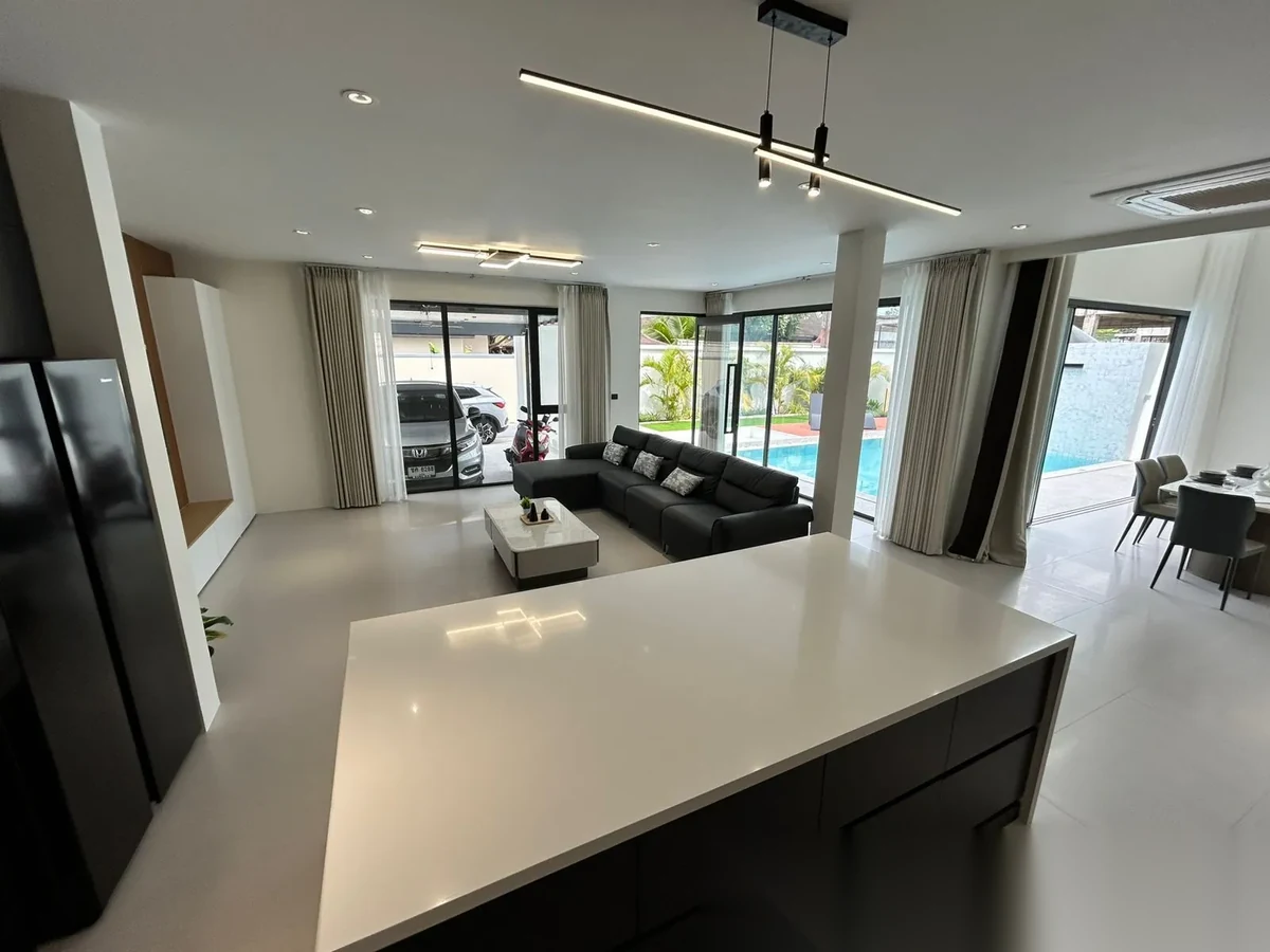 4 Bedroom Villa for sale · Pool View — photo 5