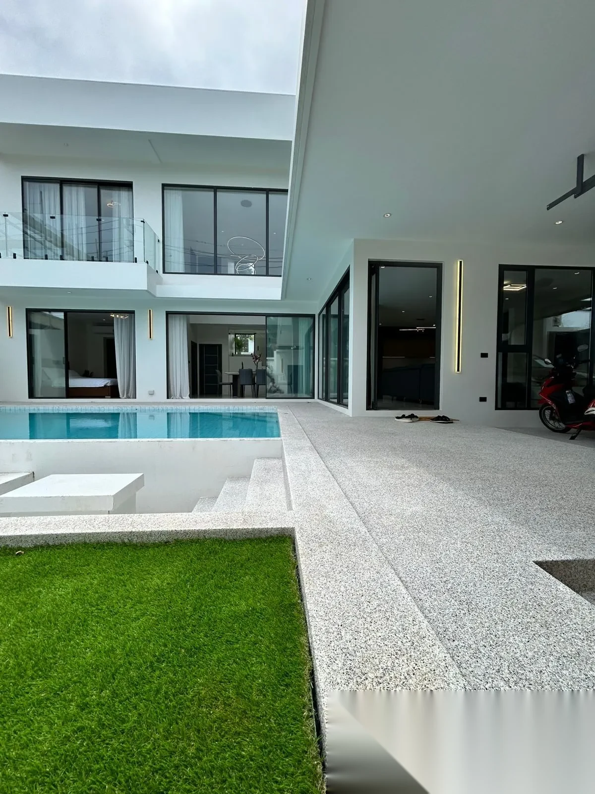4 Bedroom Villa for sale · Pool View — photo 8