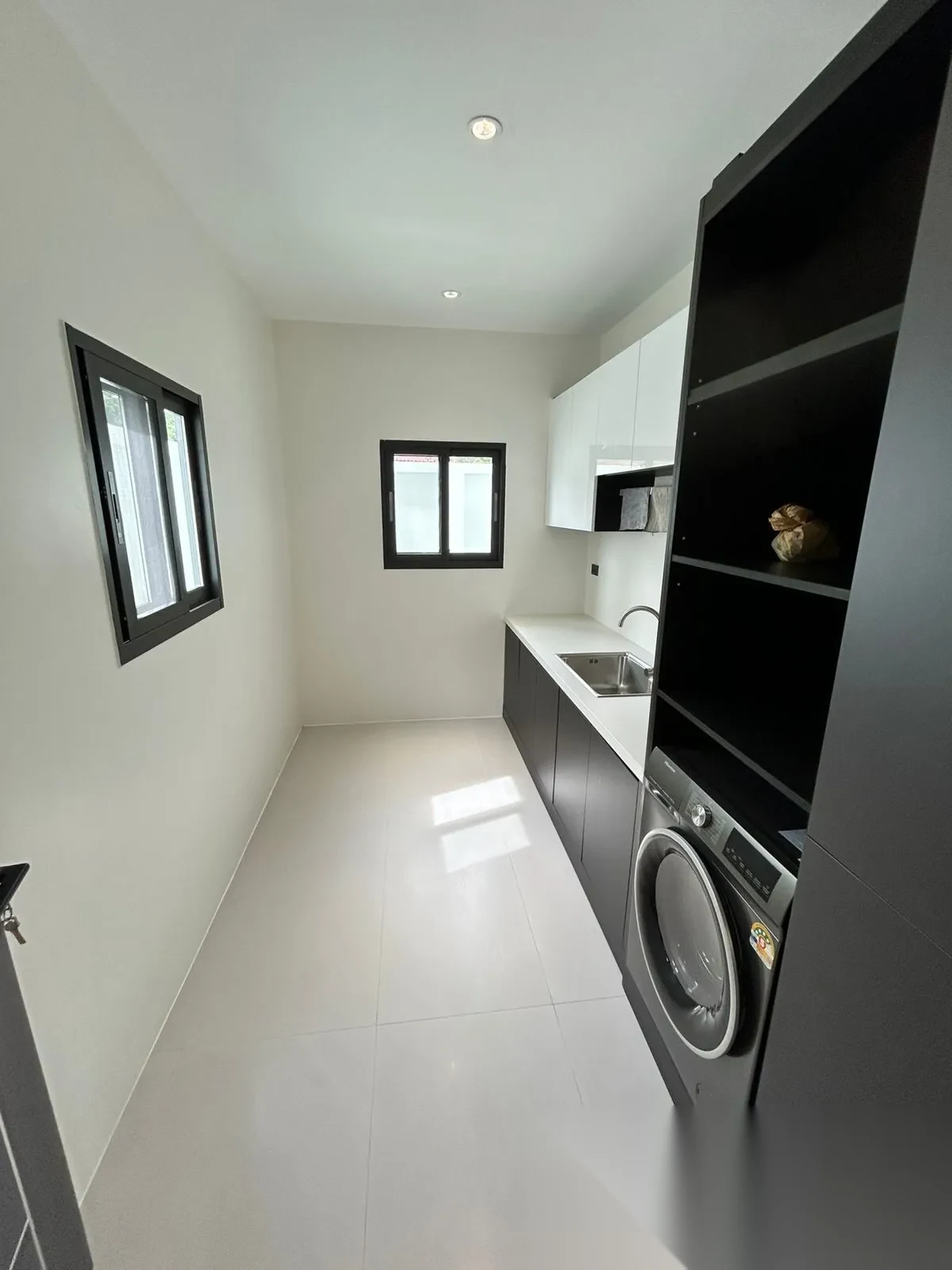 4 Bedroom Villa for sale · Pool View — photo 12