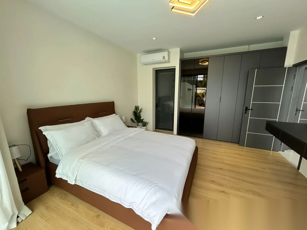 4 Bedroom Villa for sale · Pool View — photo 13