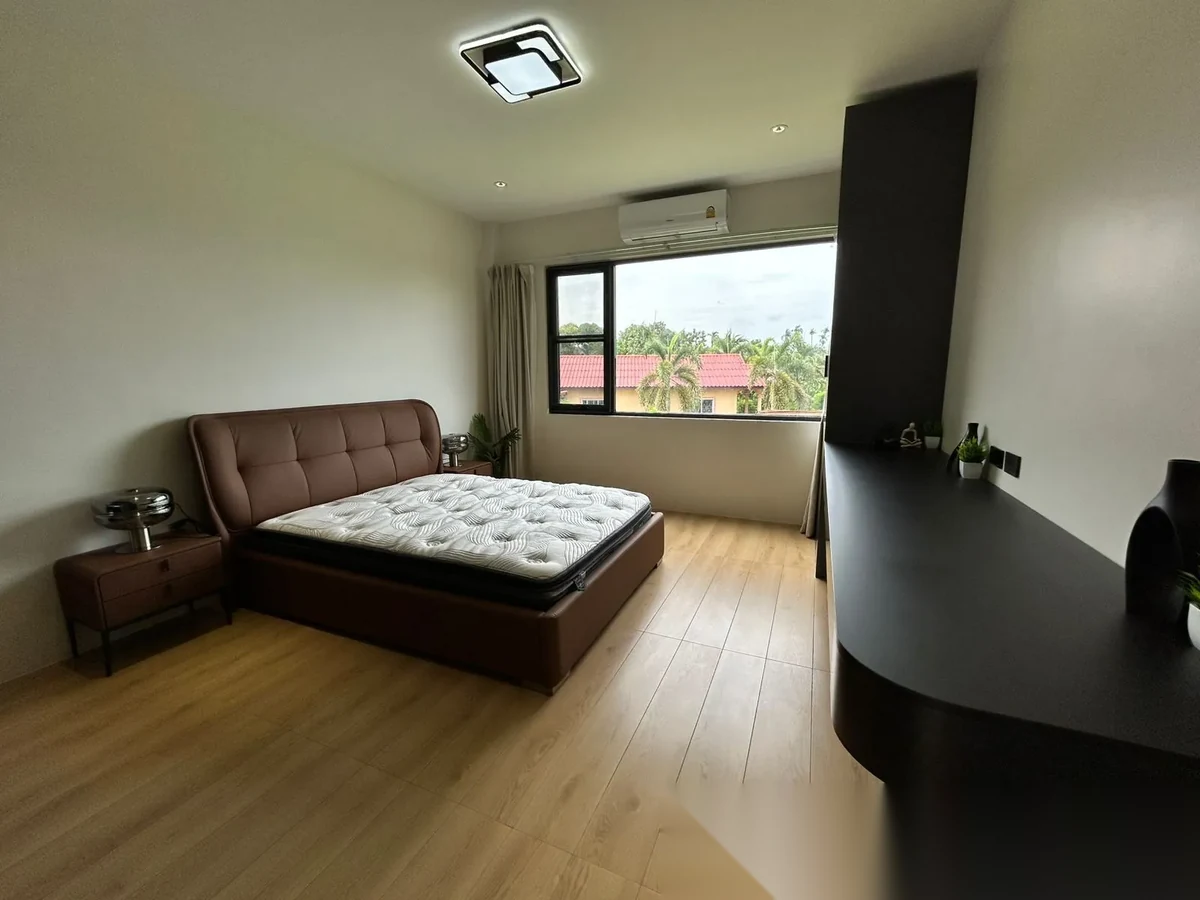 4 Bedroom Villa for sale · Pool View — photo 23