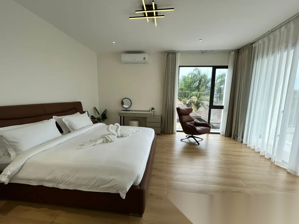 4 Bedroom Villa for sale · Pool View — photo 28