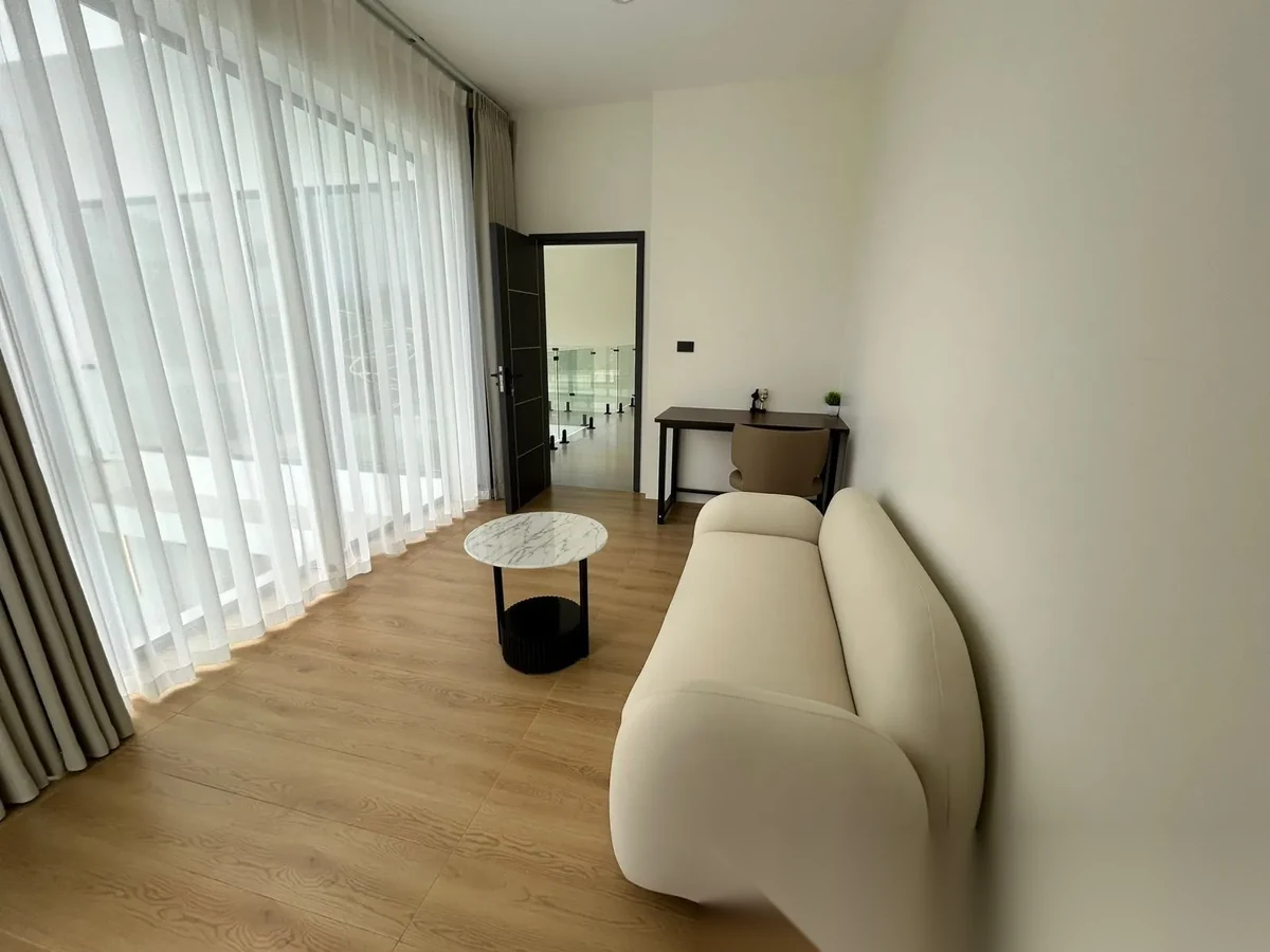 4 Bedroom Villa for sale · Pool View — photo 35