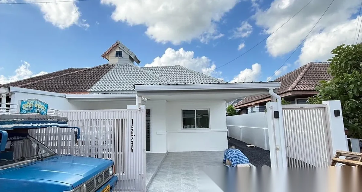 2 Bedroom House for sale at Thanapa Parkview complex · Si Sunthon