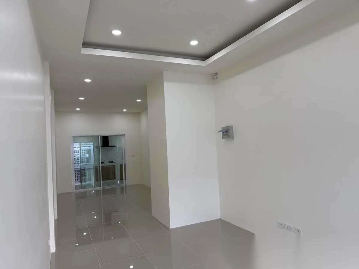 2 Bedroom House for sale at Thanapa Parkview complex · Si Sunthon — photo 2