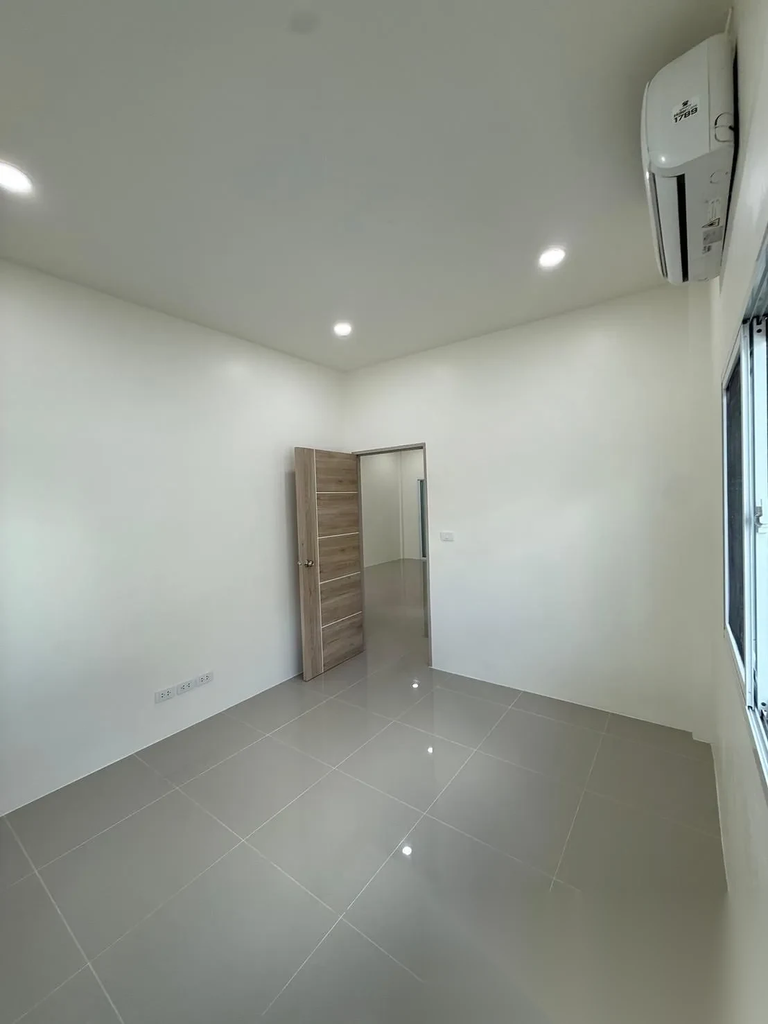2 Bedroom House for sale at Thanapa Parkview complex · Si Sunthon — photo 6