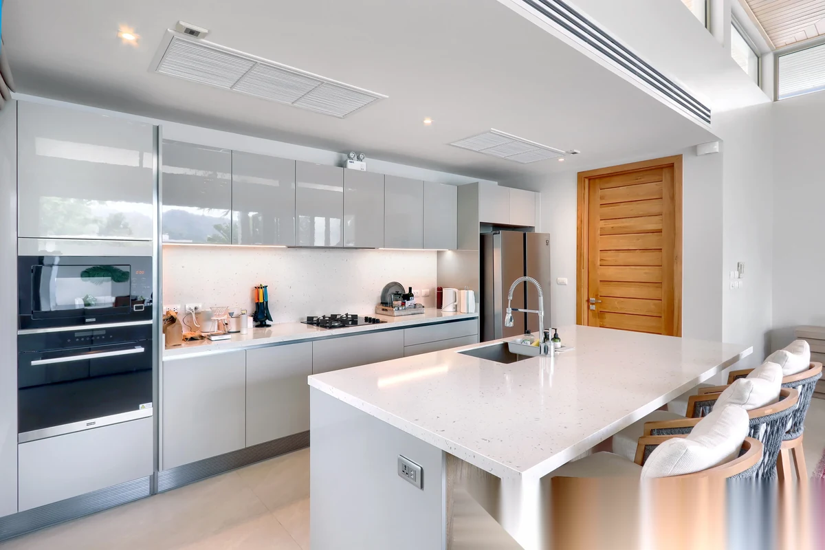 4 Bedroom Villa for sale at Botanica Lake Side II complex · Choeng Thale · Partial Sea View — photo 8