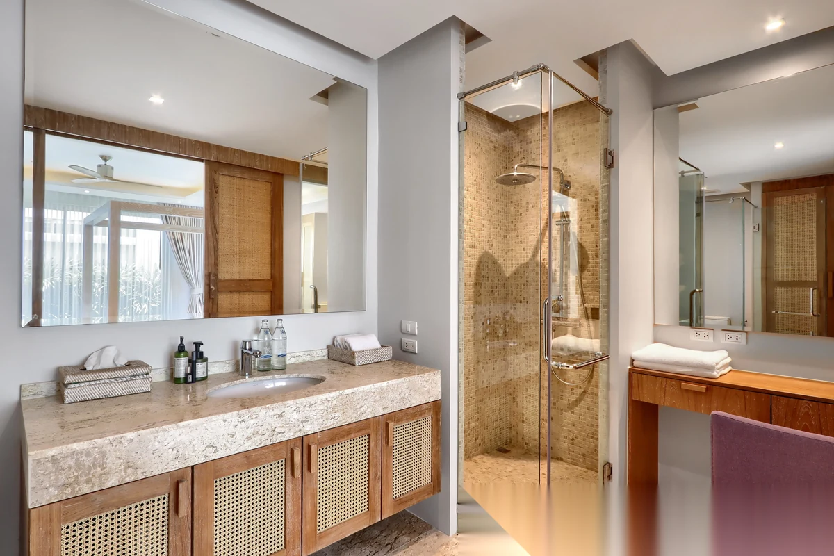 4 Bedroom Villa for sale at Botanica Lake Side II complex · Choeng Thale · Partial Sea View — photo 12