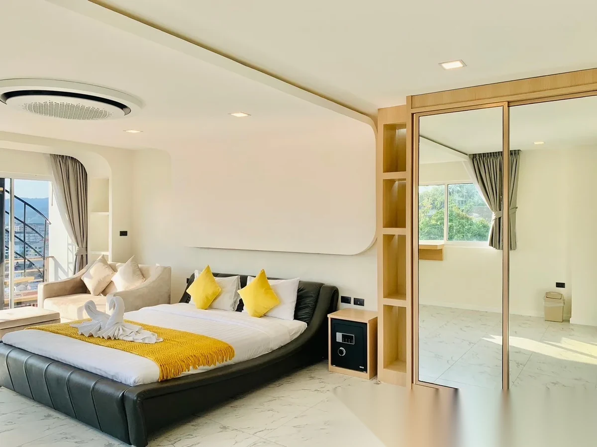 Studio Penthouse for sale at Bayshore Oceanview Condominium complex · Patong · Sea View — photo 5