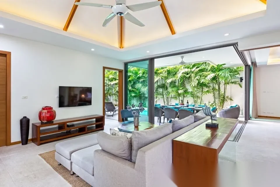 4 Bedroom Villa for rent · Karon · Pool View — photo 3