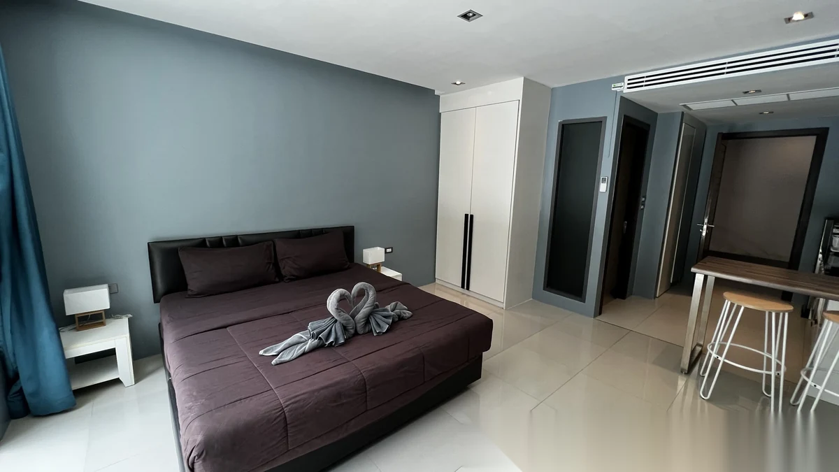 Studio Apartment for sale at The Emerald Terrace complex · Patong · Pool View — photo 2