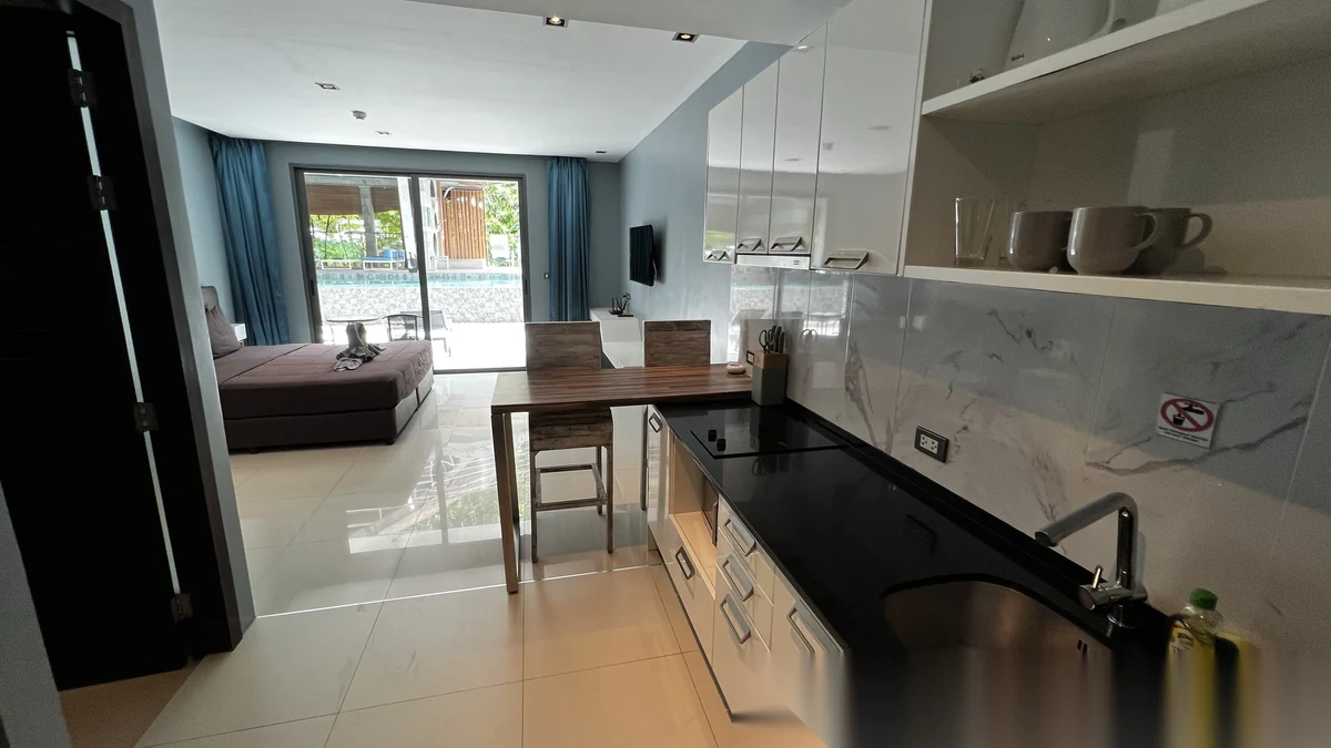Studio Apartment for sale at The Emerald Terrace complex · Patong · Pool View — photo 2