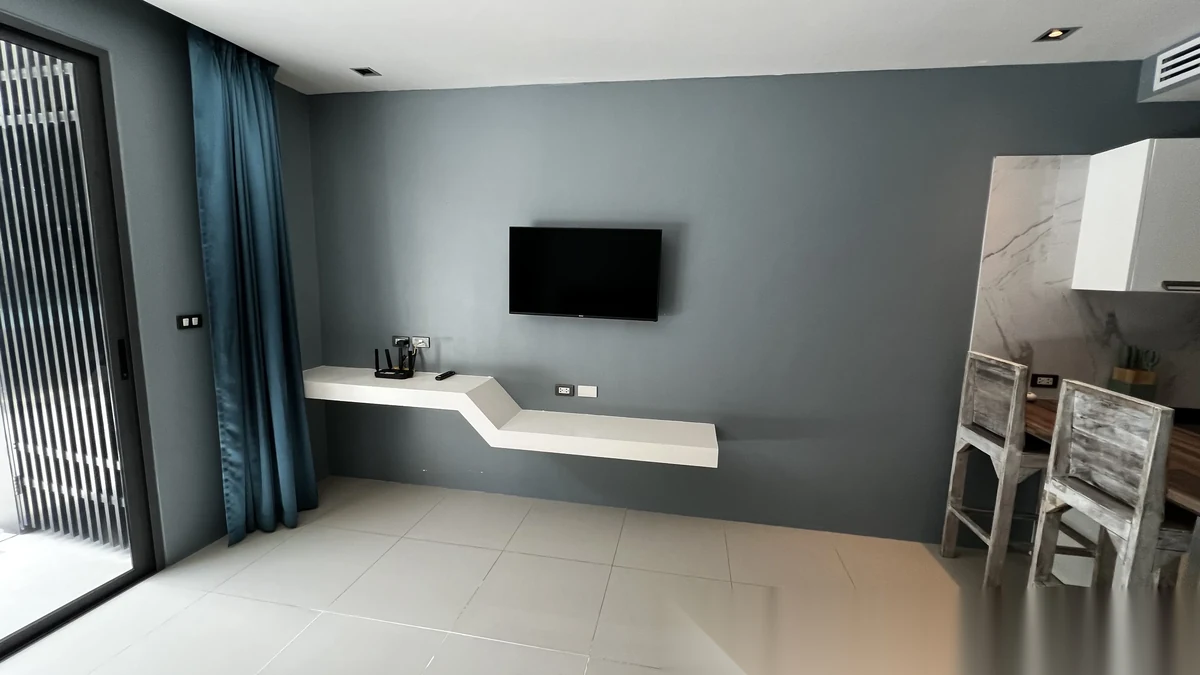 Studio Apartment for sale at The Emerald Terrace complex · Patong · Pool View — photo 4