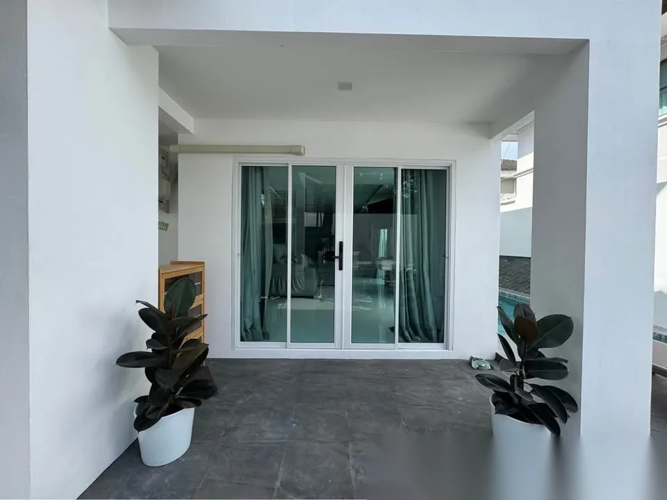 Вилла 3BR в комплексе Land and Houses Park · Чалонг · Вид на бассейн — фото 2