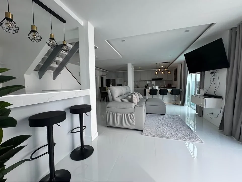 Вилла 3BR в комплексе Land and Houses Park · Чалонг · Вид на бассейн — фото 6