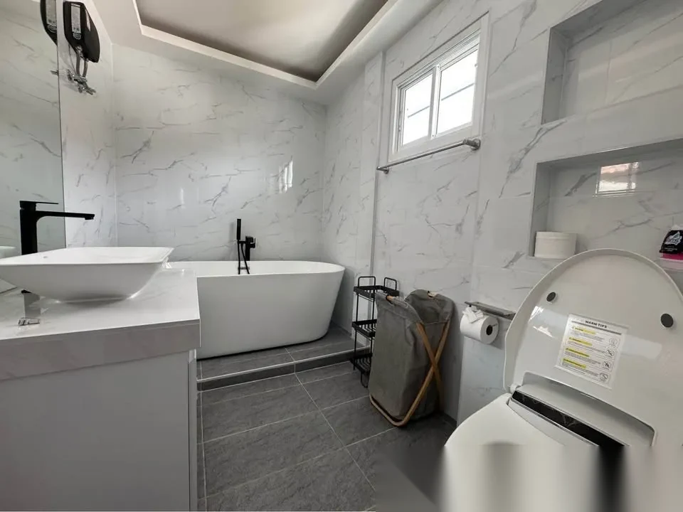 Вилла 3BR в комплексе Land and Houses Park · Чалонг · Вид на бассейн — фото 30