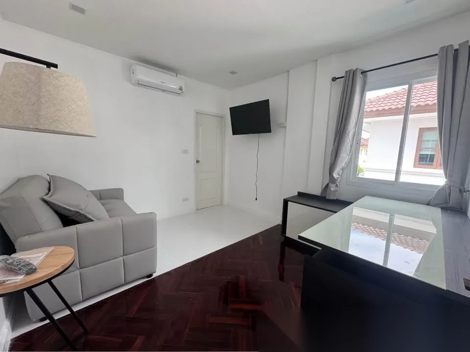 Вилла 3BR в комплексе Land and Houses Park · Чалонг · Вид на бассейн — фото 37