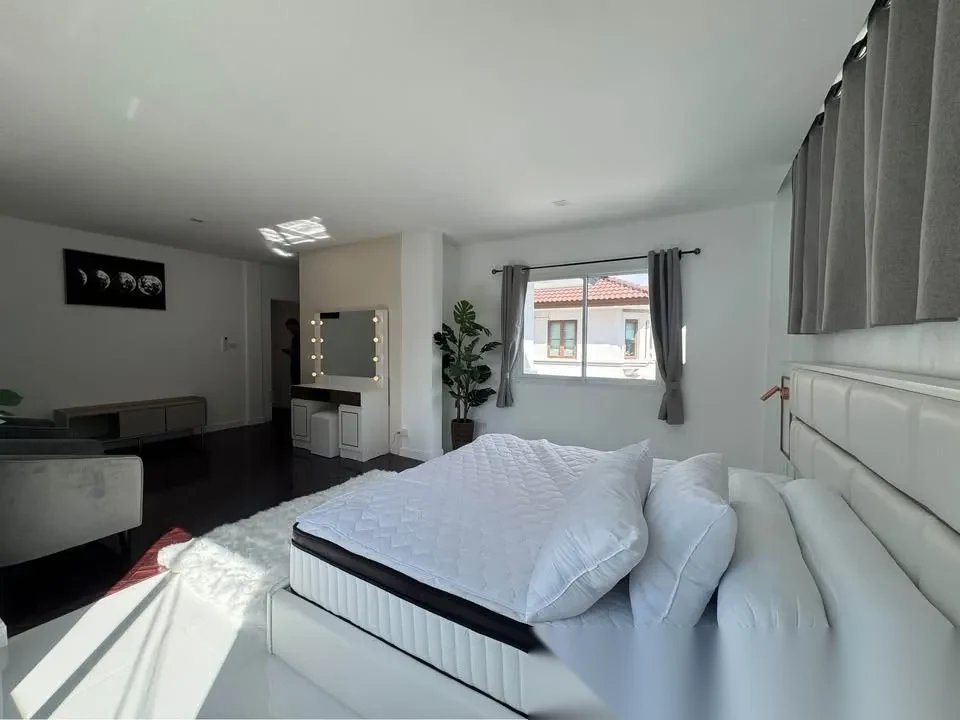 Вилла 3BR в комплексе Land and Houses Park · Чалонг · Вид на бассейн — фото 38