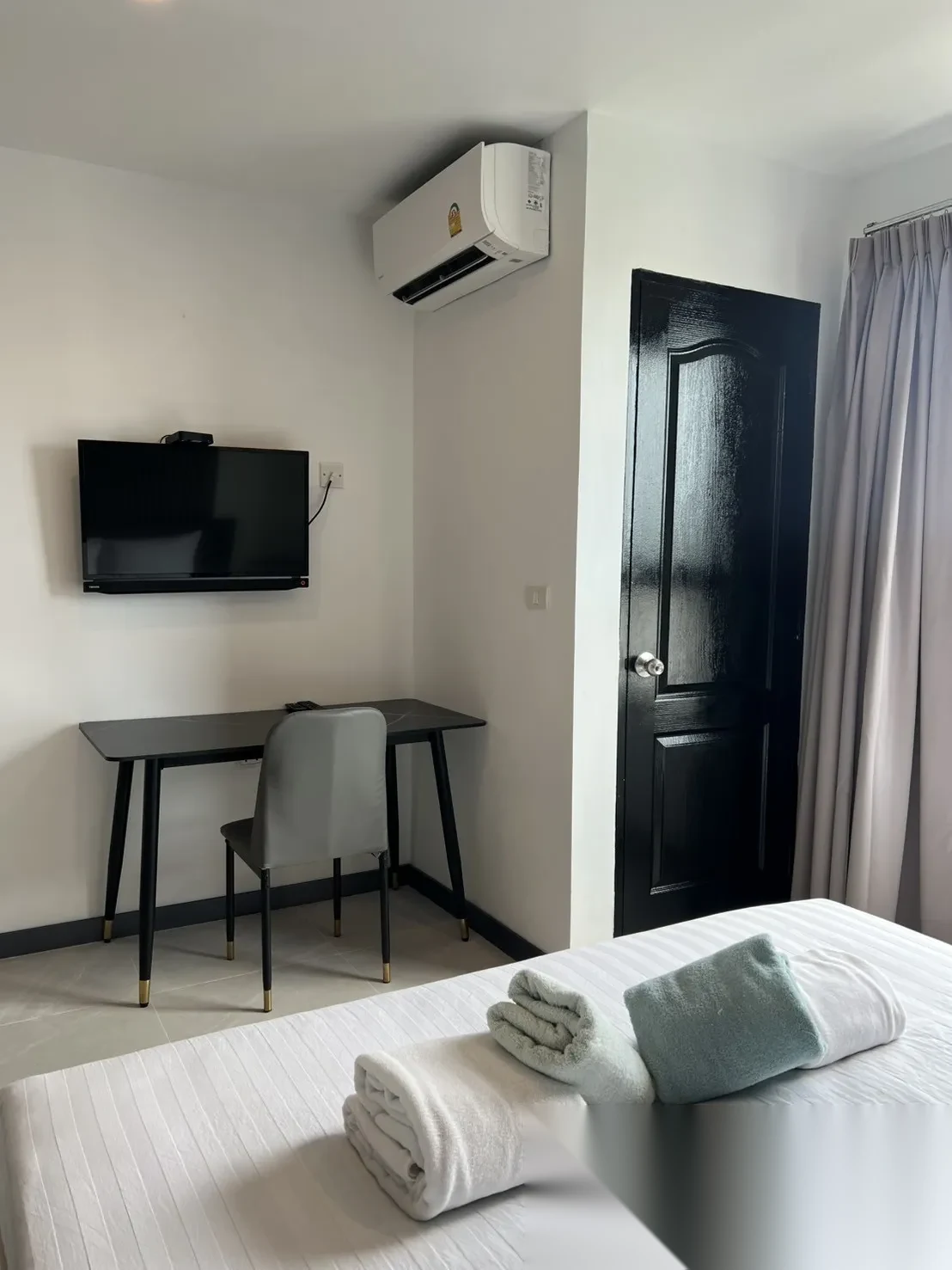 Studio Apartment for sale at Zcape I complex · Choeng Thale · Garden View — photo 9